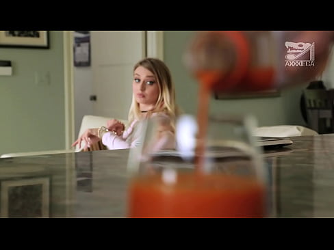 ❤️ 大奶子和紧身小穴的辣妹子从失败者那里得到鸡巴，但很硬 ❌ Fucking video ❌️