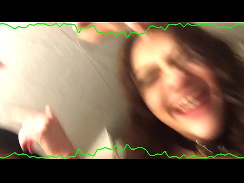 ❤️ 两位性感的黑发美女情感内裤留住混蛋古怪的婊子 ❌ Fucking video ❌️